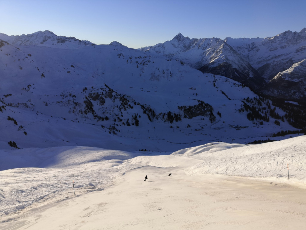 So früh am Morgen war dieser Hang zwar etwas braun, aber noch unproblematisch. Gute zwei Stunden war er dann schon ziemlich am Ende.