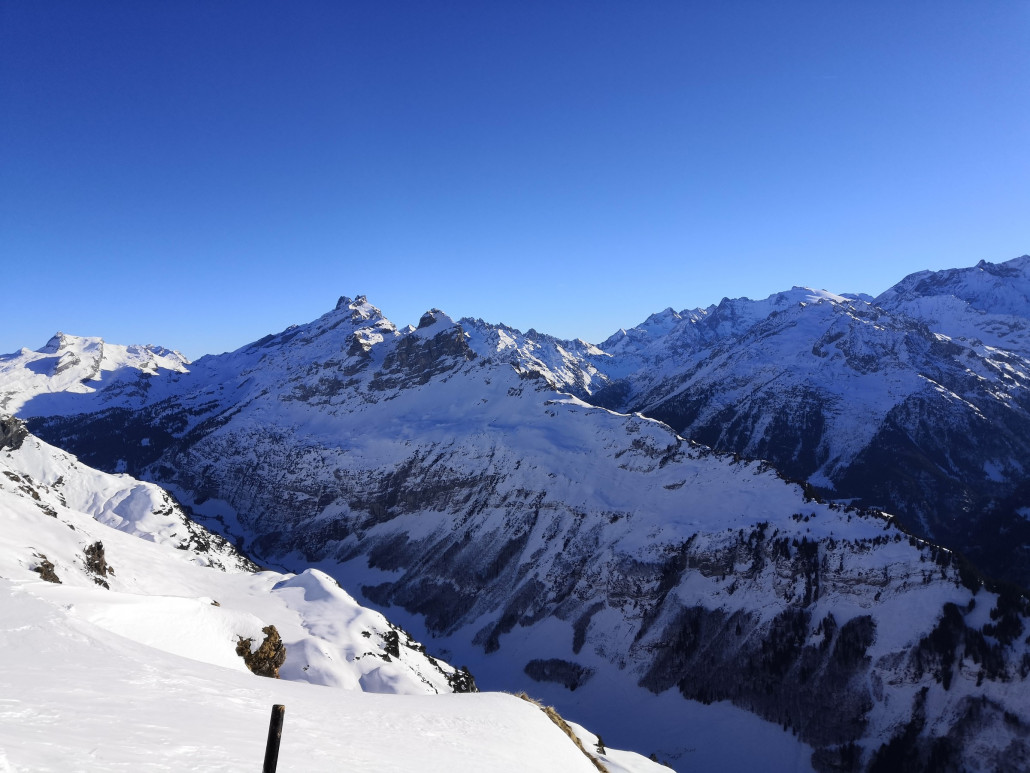 Links im Bild sieht man den Jochpass (Engelberg)