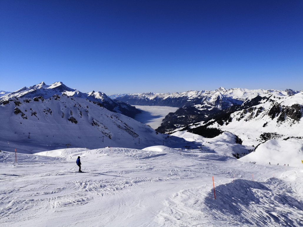 Die verschiedenen Pisten entlang der Gondelbahn Mäglisalp-Planplatten gefallen mir gut. Schade muss unten vergleichsweise lange anstehen.