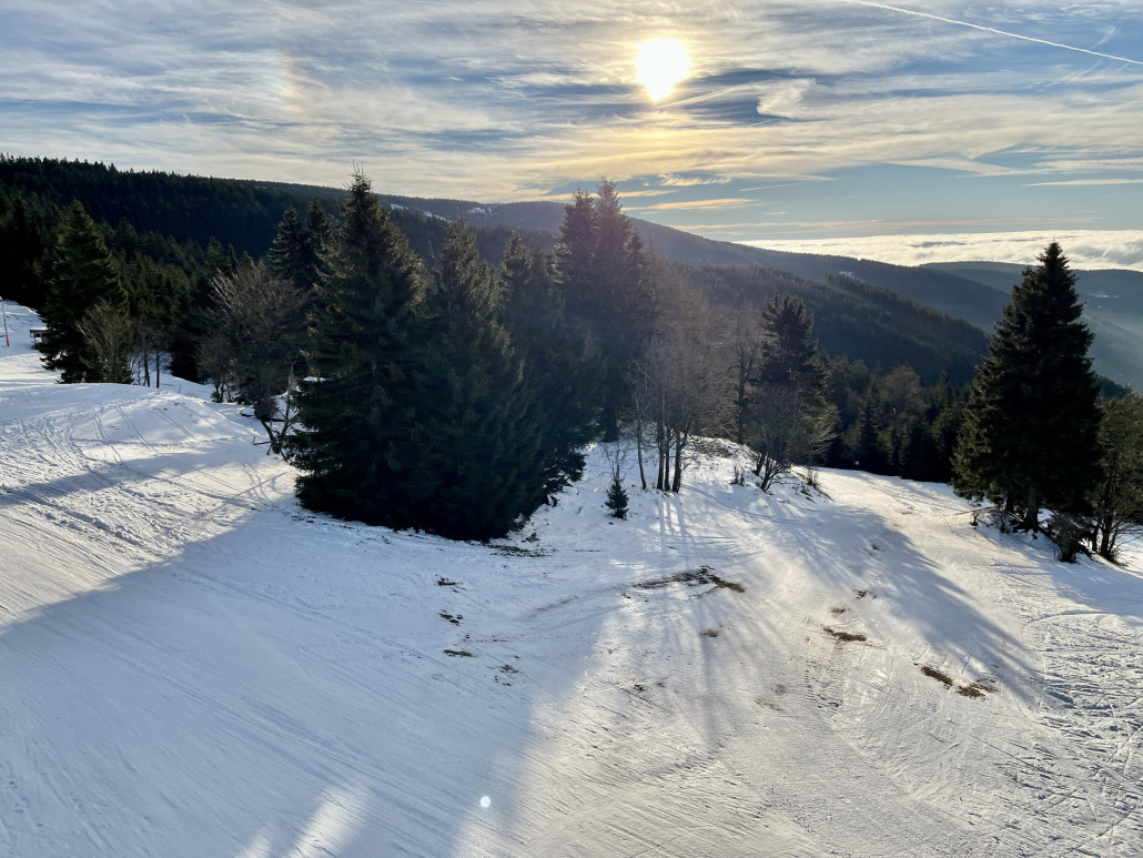 Schneesituation auf Piste 15 bzw. im freien Gelände in Neklid