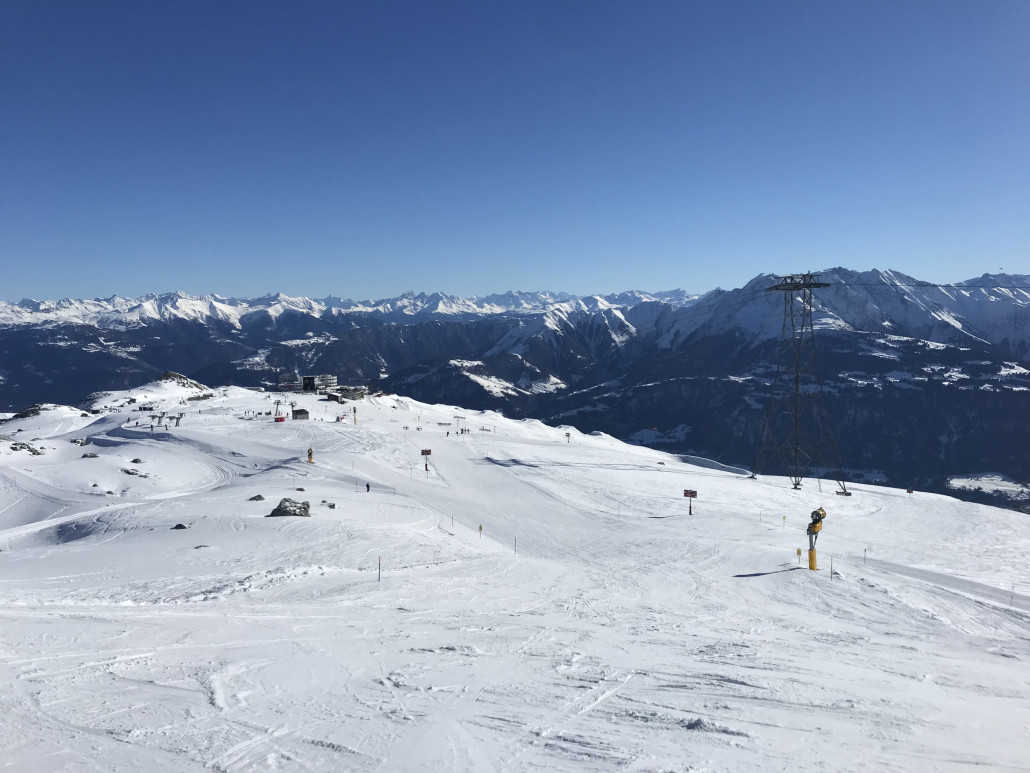 Alp Dado hat nach dem Mittag kaum Leute. Die 50 ist sehr gut zu Fahren. Easy Carving