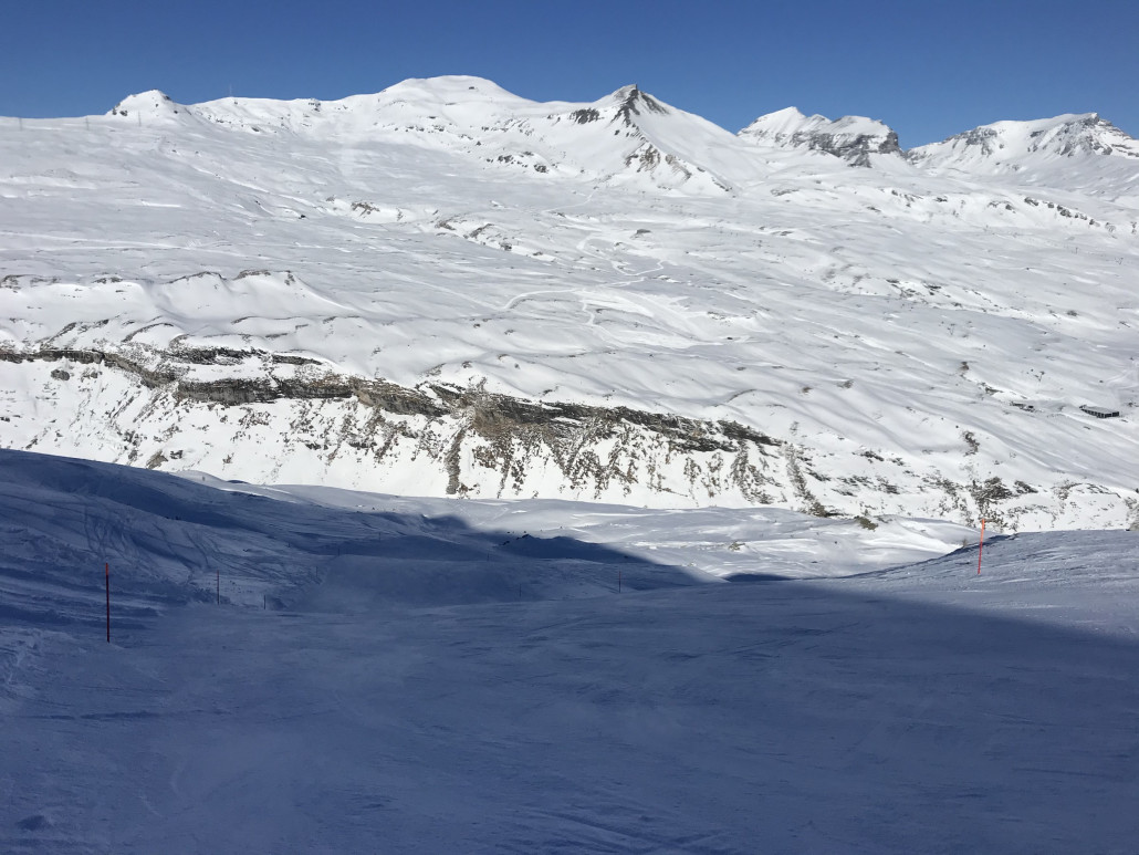 Meine erste Fahrt auf der Pulver-Piste dieses Jahr. Sie ist in recht gutem Zustand.