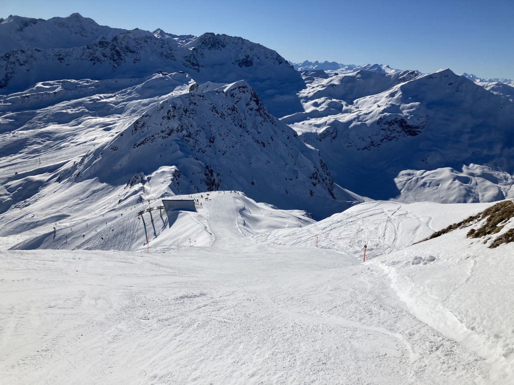 8 vom Weisshorngipfel. Schön und griffig. Auch die 12 übrigens sehr griffig.