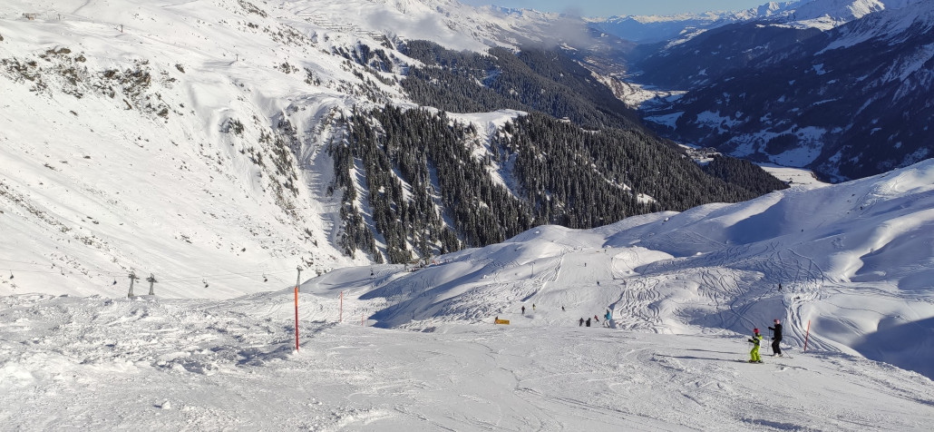 Parlet-Sessel mit roter Piste