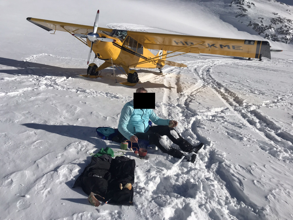 Das Fondue schmeckt meinem Kollegen sichtlich