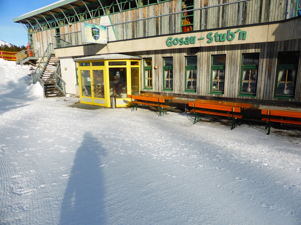 obwohl die Sonne da schon etwas tiefer steht, wären das hier wohl ganz begehrte Plätze. Heute freie Wahl...