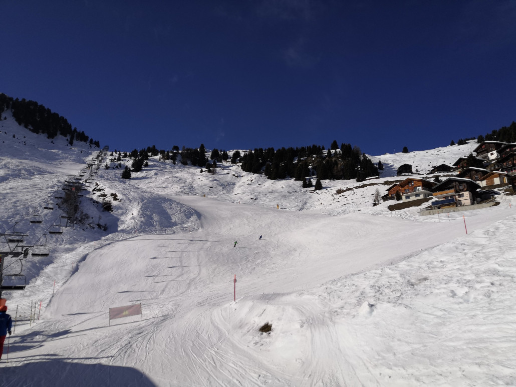 Riederfurka: Sensationelle Piste aber leider langsamer Sessel.