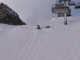 Immer noch Beschneiung Piste 36 (02.12.)