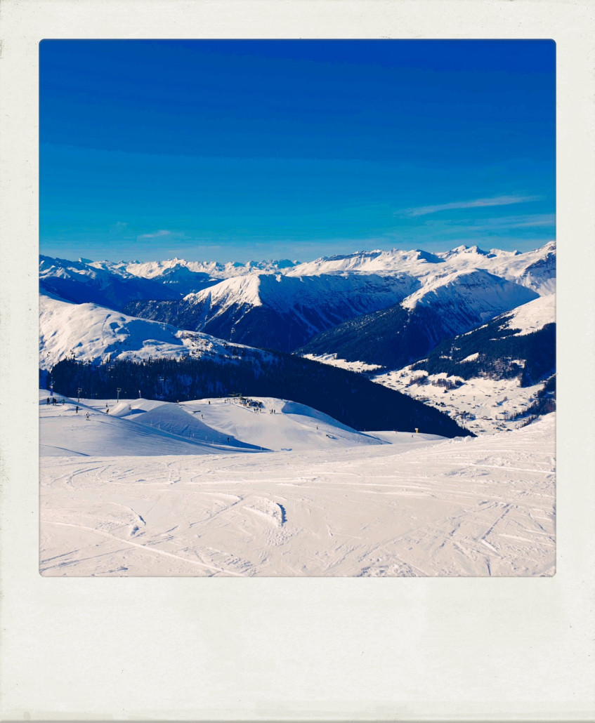 Blick von der Bergstation Jatz Quattro hinab Richtung Davos Platz/Glaris.