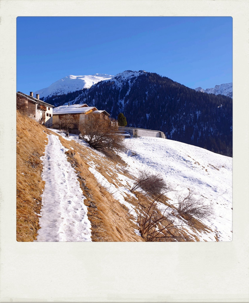 Der Blick nach vorne zeigt schon das Ziel: Latsch.