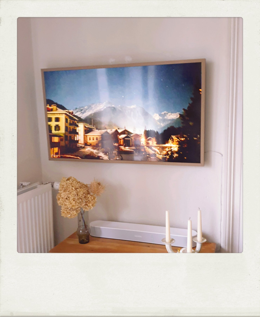 ...und als Erinnerung an das Bergüner Wintermärchen strahlt nun abends die Bergüner Winternacht in unserem "The Frame" TV... Wir kommen wieder!