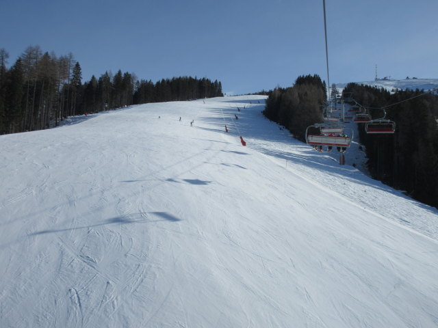 6-CLD Bärnbiss, darunter die Bärnbissabfahrt, rechts im Hintergrund der 6-CLD Gipfel "Skyliner"