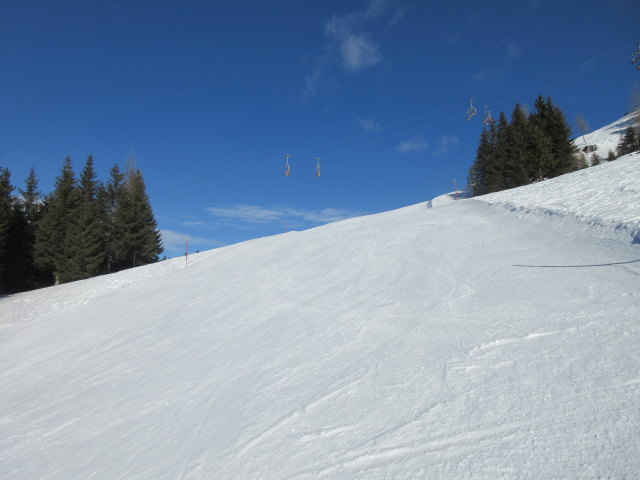 Verbindungsabfahrt zwischen Bärnbissabfahrt und Bärnbissabfahrt neu, darüber der 6-CLD Bärnbiss