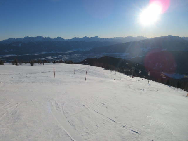 Gipfelabfahrt, darüber der 4-CLD-B Gipfel, links die Panoramaabfahrt
