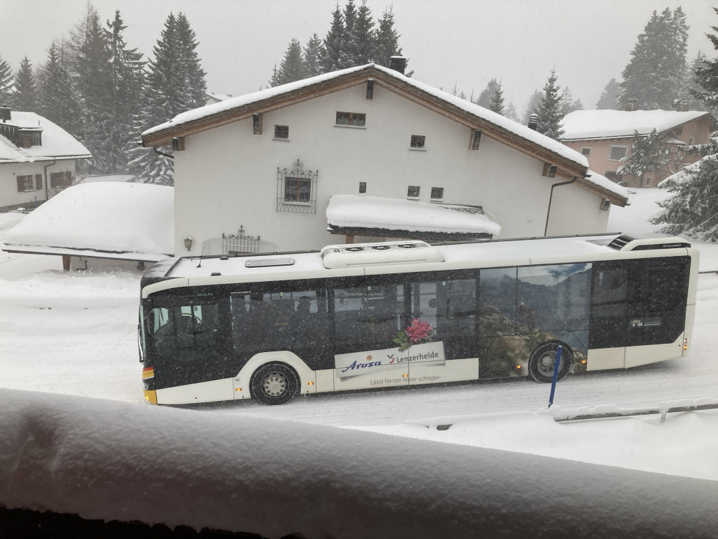 Der Sportbus fährt fast pünktlich.