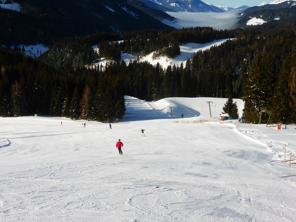 hier teilt sich die Piste. Links nach Filzmoos, rechts zur neuen Sesselbahn
