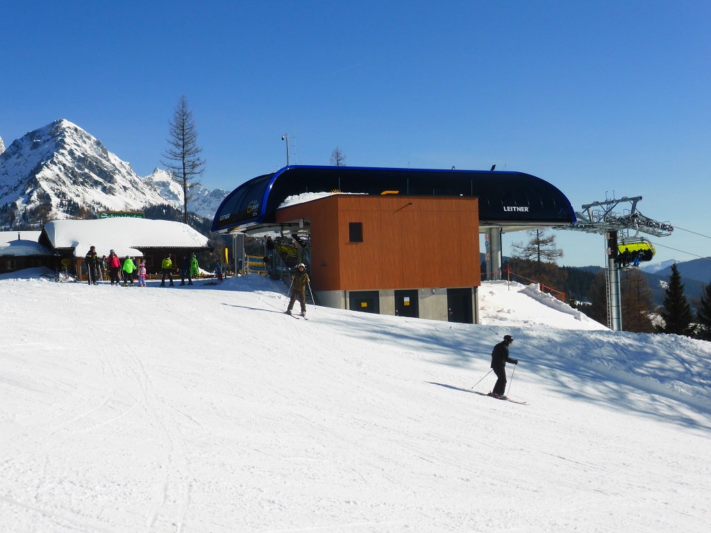 Bergstation der neuen Sesselbahn. Über den Namen wurde, glaube ich, eh schon an anderer Stelle diskutiert.