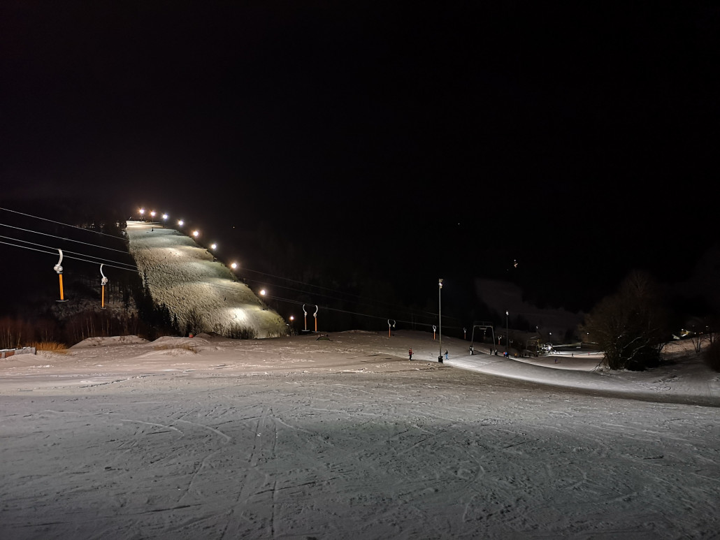 An selbigem, Blick zum Hempelsberglift