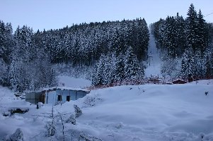 Momentan sieht es nicht gerade schön aus, ich gebe es ja zu. Die Pumpe ist bereits montiert.