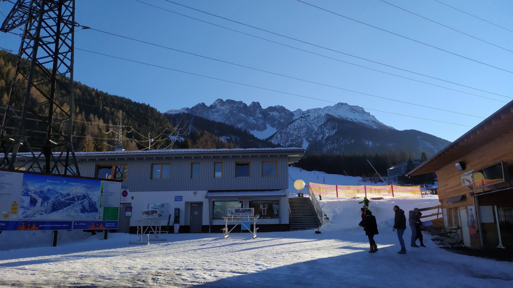An der Marienbergbahn stand die Sonne schon tiefer