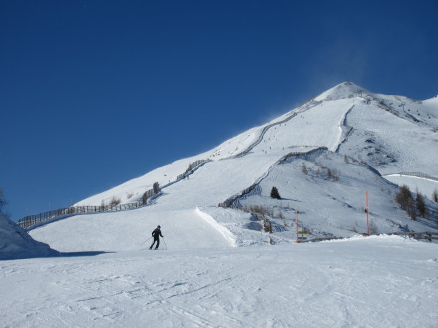 Panoramaabfahrt, rechts im Hintergrund der 4-CLD-B Speiereck Gipfel