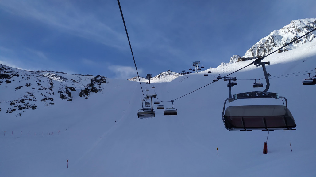 Als einer der ersten im Zeblas, die Pisten warten auf uns