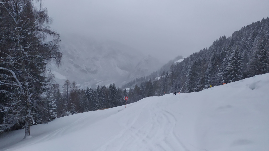 Blick ins verschneite Inntal