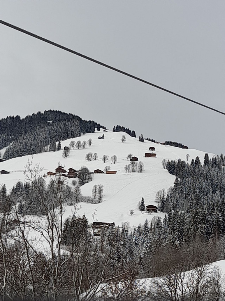 Die Kaslach-Piste war zum Teil schon gewalzt. Diese ist ab heute offen. Hoffentlich fällt sich dem "Frühlingseinbruch" nicht gleich wieder zum Opfer...