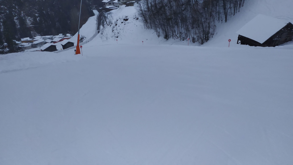 Nach langem Ziehweg bietet die Talabfahrt auch kurze schöne Hänge
