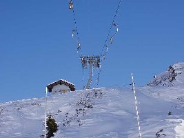 Gegenseite. Zu erahnen die ablenkhaube für die Kurve.