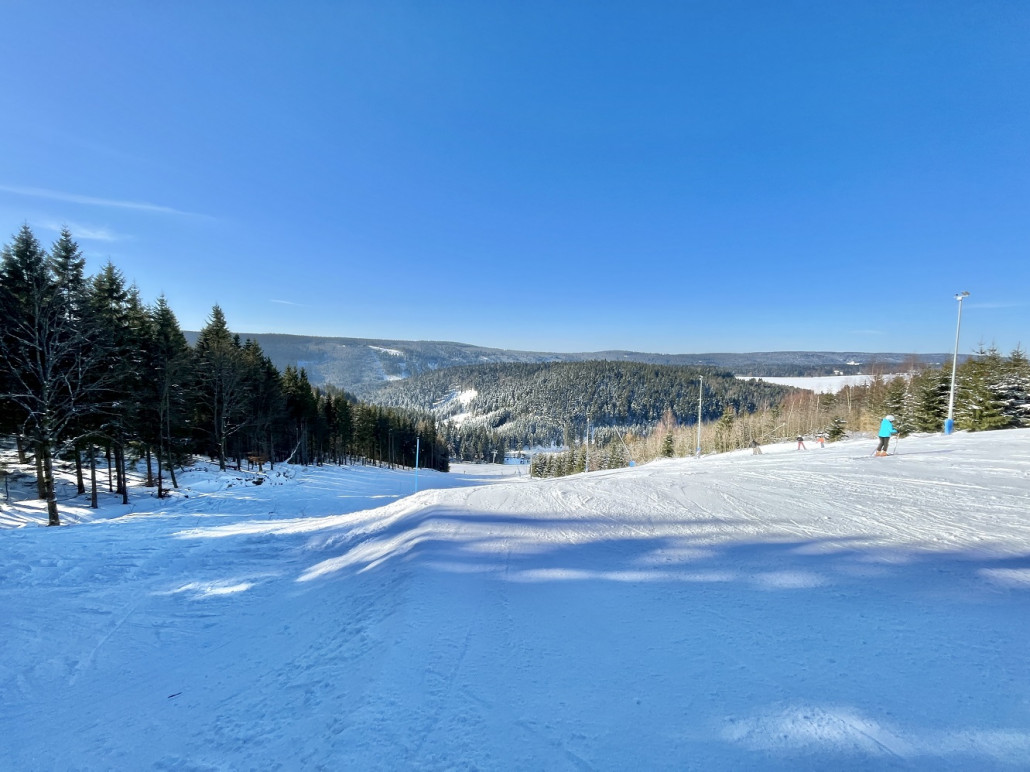 Aber auch der "Aida" fehlte etwa 25% ihrer Breite, mehr Schnee war wohl in den Frostperioden nicht herzustellen um die großen Flächen dort vollständig zu versorgen