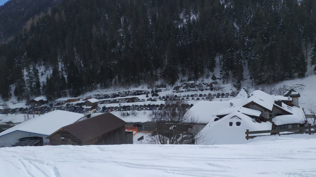 Der Parkplatz war doch wieder sehr gut gefüllt, um 11:30 musste man im Tal aber nicht mehr warten