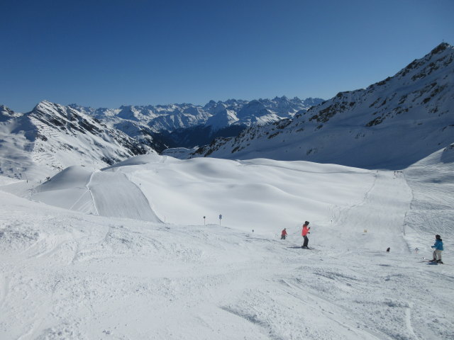 Piste 12 (links) und Piste 10 (rechts)
