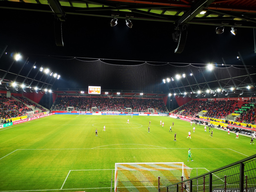 Auf dem Heimweg ging es dann noch in Regensburg ins Stadion