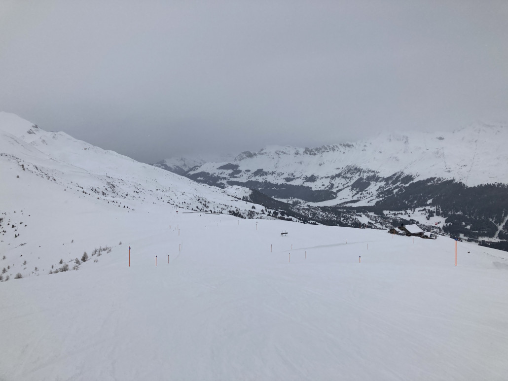 42. Das Bild spiegelt gut das heutige Verkehrsaufkommen auf den Pisten in weiten Teilen der Westseite wider.