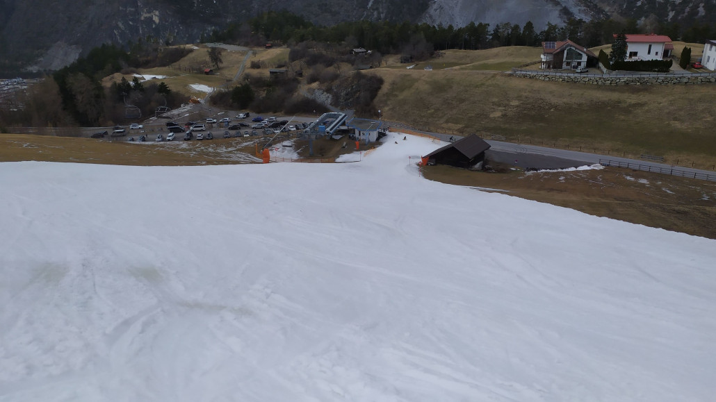 die Talabfahrt sieht leider dünn aus, da braucht es bald Neuschnee und Kälte!