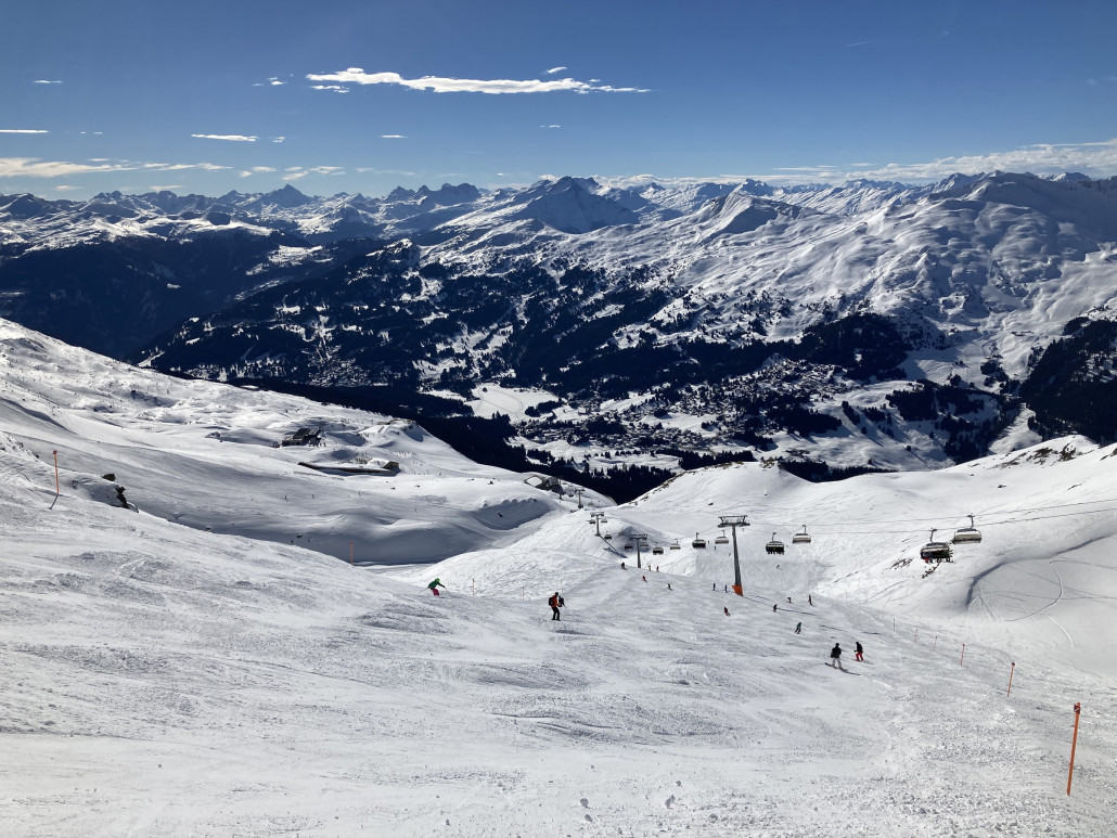 20. Ich hatte eine deutlich stärker zerpflügte Piste erwartet. Der Zustand war ok. Gut möglich, dass der starke Wind die Haufenbildung hemmte.