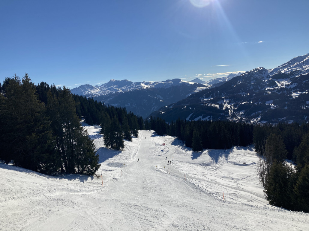 21c. Um 15:30 Uhr noch erstaunlich gut und wenig zerfahren, jedoch stark sulzig.