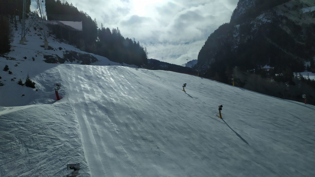 Der Prennerhang aus der Gondel, das Eis spiegelte richtig