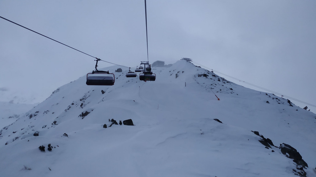 Die ersten Fahrten waren mit den frischen Pisten schön. Am Pardatschgrat windete es