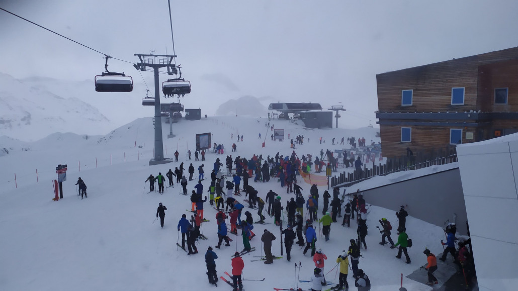 Los war deutlich mehr als gestern, die Wochengäste sind da