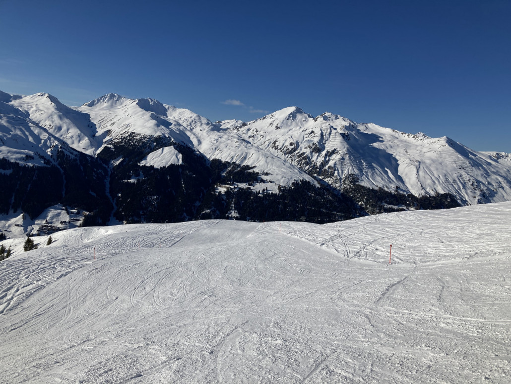 Piste 2. Coolste Piste am Jakobshorn? Diese war während meines einwöchigen Aufenthaltes im Januar noch geschlossen. Auf alle Fälle wertet diese Abfahrt das Jakobshorn stark auf.