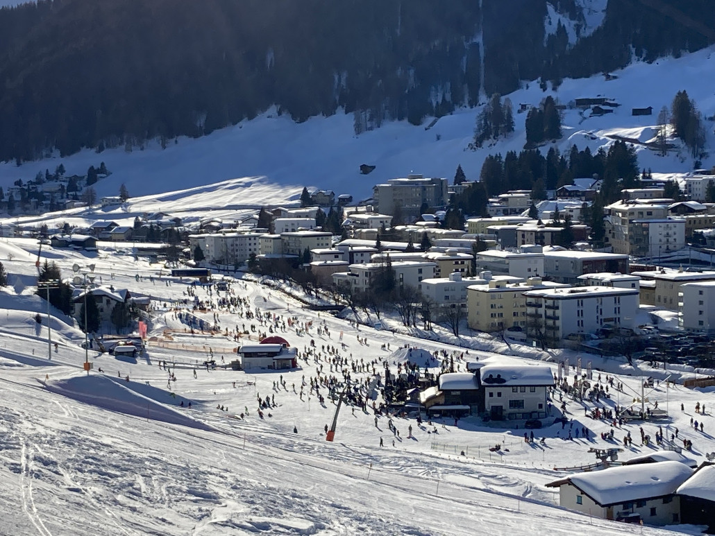 Viel Volk unterwegs im Bereich der Bolgen-Schanze.