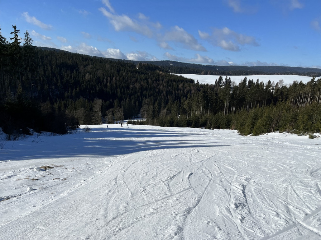 Sämtliche Depots sind verteilt und die Schneekanonen abgefahren, mal sehn ob hier in der kommenden Frostperiode noch mal beschneit wird