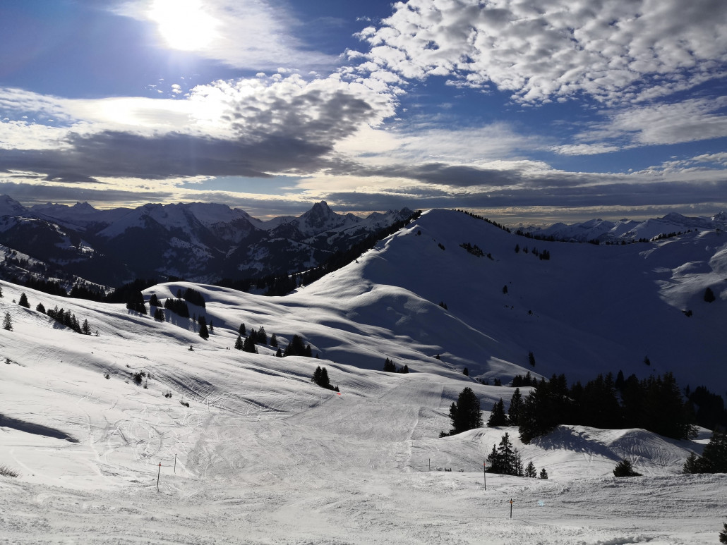 18.02.: Parwengsattel ins Zwischental hinunter, Freitagnachmittag war es sonnig.