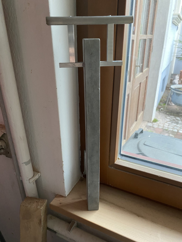 So sehen bis jetzt alle Stützen aus, da fehlen nur mehr die Rollen.