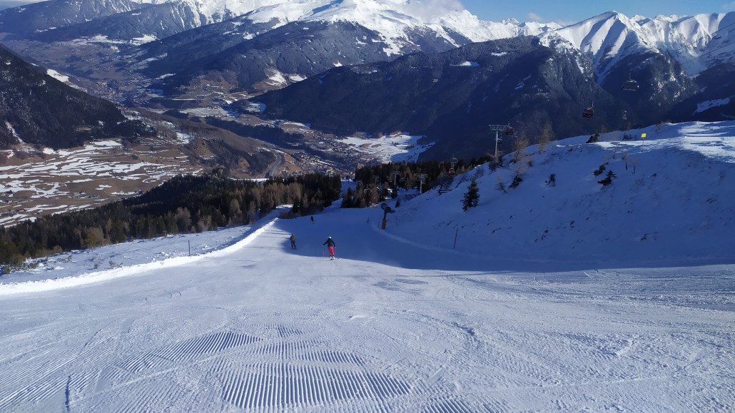 Vormittags liegt die Kombibahn noch teils im Schatten