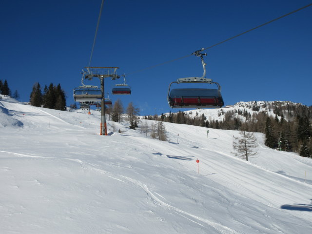 6-CLD-B Madritschen, darunter die Kanonenrohr-Abfahrt, rechts die Lärchenboden-Abfahrt