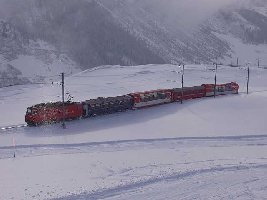 Glacierexpress auf dem Weg zum Nätschen