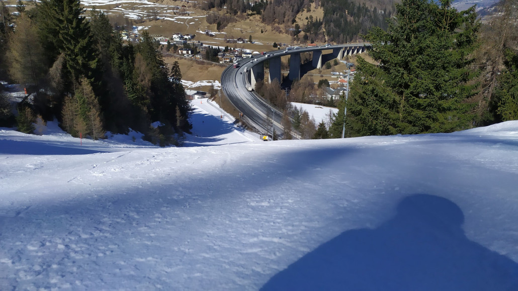 Der Blick zur Autobahn ist immer wieder cool